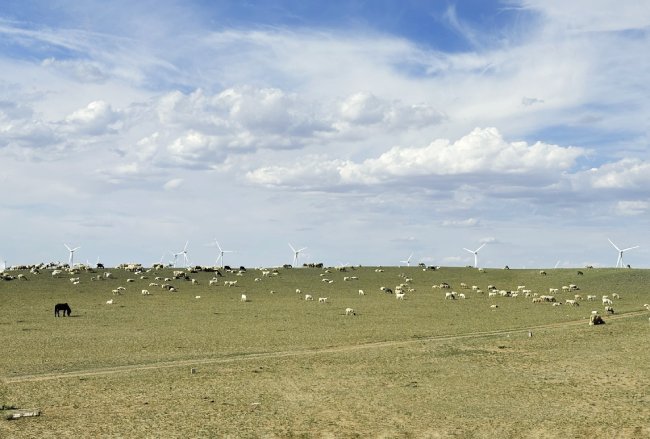 1764755087833672xEBe.jpg 内蒙古包头白云风电场.jpg